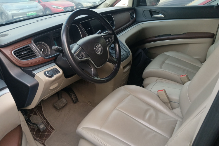 别克GL8 2018款 28T 尊贵型 国VI中控内饰19