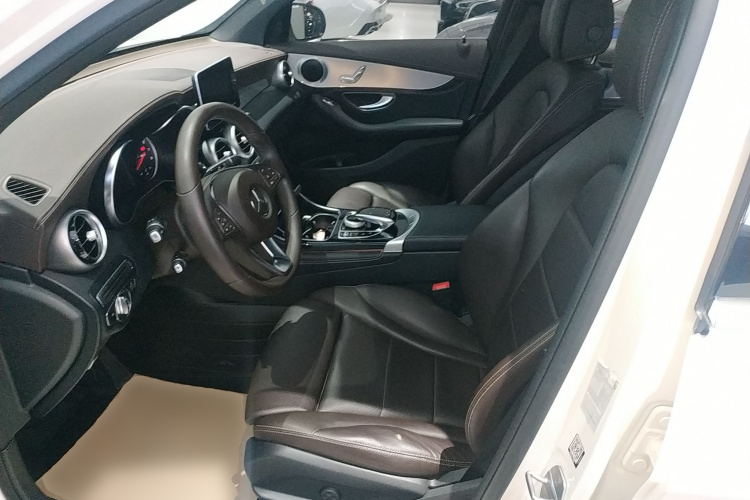 奔驰GLC 2019款 GLC 200 L 4MATIC中控内饰19