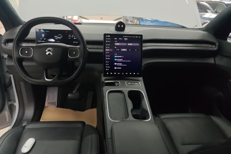 蔚来ES6 2023款 75kWh中控内饰7002