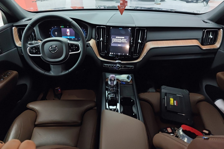 沃尔沃XC60 2024款 B5 四驱智远豪华版中控内饰12