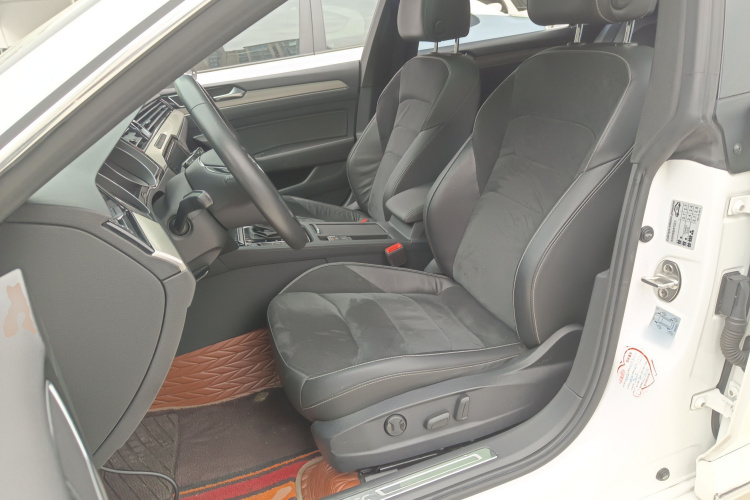 一汽-大众CC 2019款 330TSI 华颜版 国V中控内饰19