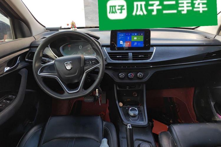 宝骏360 2018款 1.5L 自动精英型 国V中控内饰12