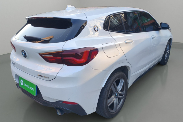 宝马X2 2023款 sDrive25i M运动曜夜版车身外观7