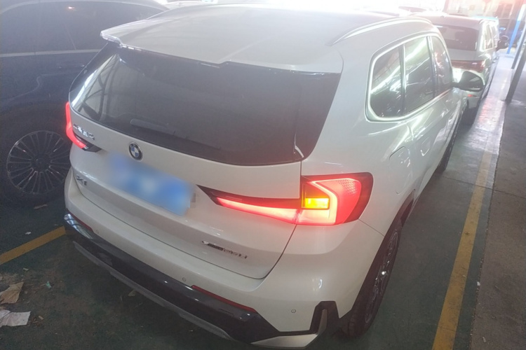 宝马X1 2023款 sDrive25Li X设计套装车身外观6005