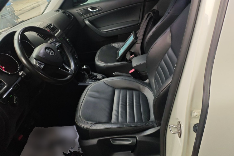 斯柯达 Yeti 2014款 1.4TSI DSG极地版中控内饰19