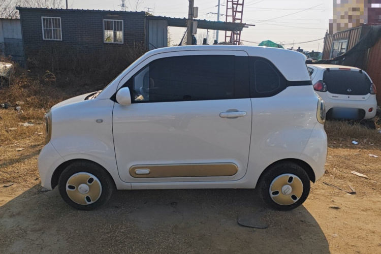 奔腾小马 2025款 222km 灵动马车身外观4