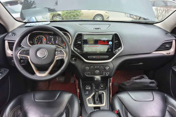 Jeep 自由光 2017款 2.4L 专业版中控内饰12