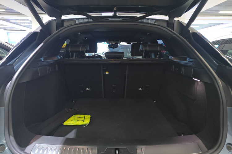 路虎 揽胜星脉 2020款 P250 R-DYNAMIC S局部细节23