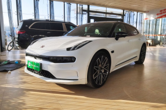 极氪001 2022款 超长续航双电机 ME版