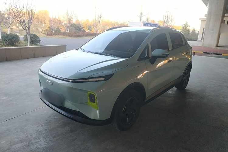 吉利几何E萤火虫 2023款 320KM 乖帅虎 5座车身外观1