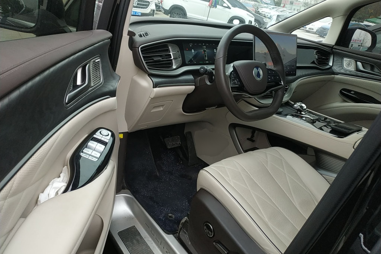 腾势D9 2024款 DM-i 1050 尊享型中控内饰7003