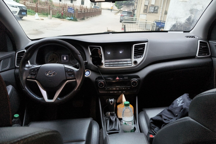 现代 途胜 2015款 1.6T 双离合两驱智能型中控内饰7002