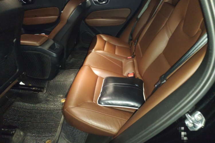 沃尔沃XC60 2021款 T5 四驱智逸豪华版中控内饰21