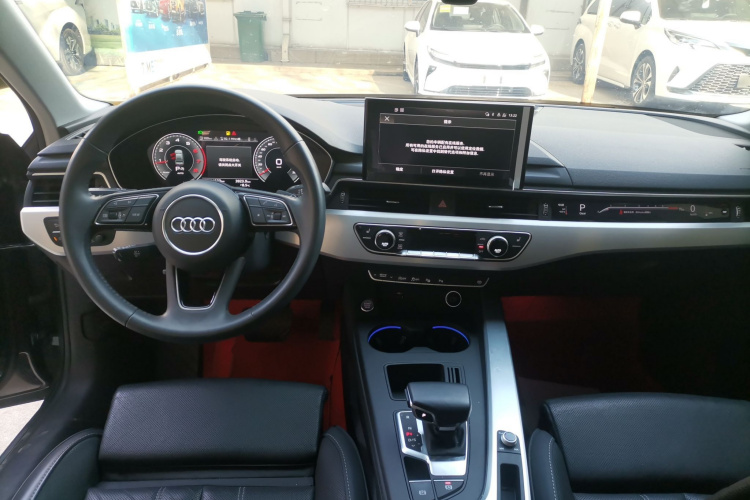 奥迪A4L 2020款 40 TFSI 豪华动感型中控内饰12