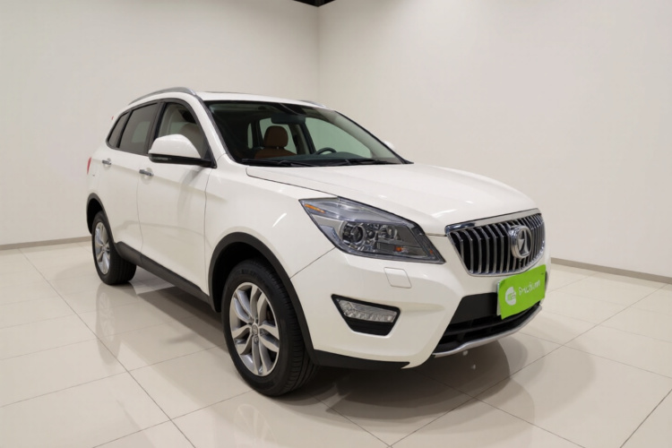 北汽威旺S50 2016款 1.5T CVT乐动尊享型车身外观3