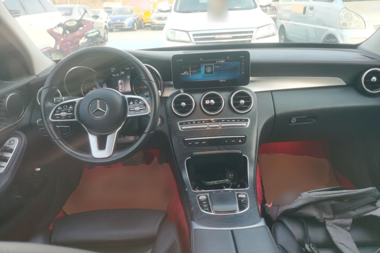 奔驰C级 2019款 C 180 L 时尚型运动版中控内饰12