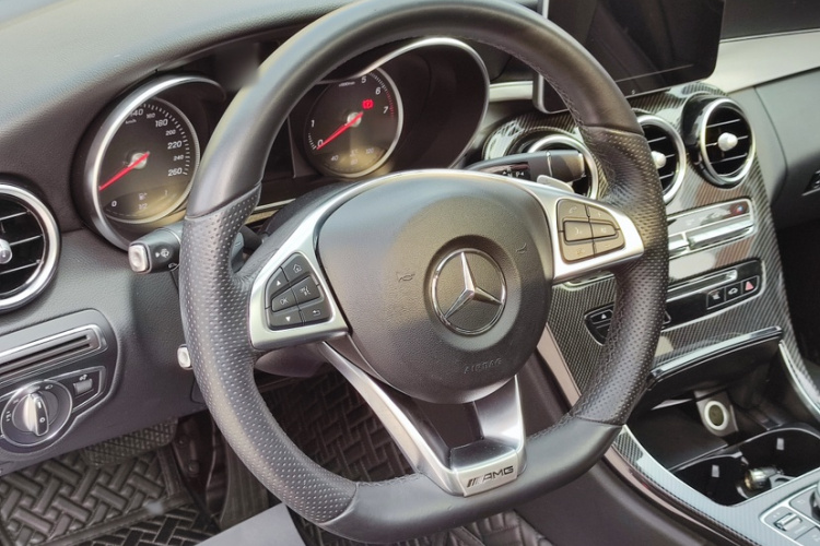 奔驰C级 2018款 C 200 运动版中控内饰7002