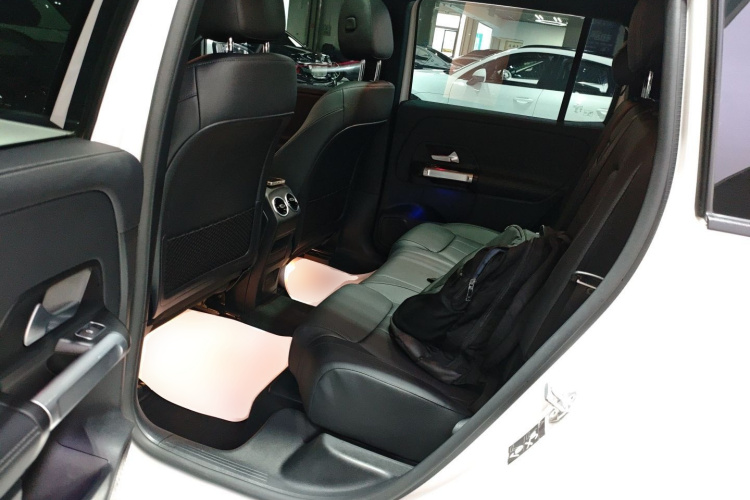 奔驰EQB 2022款 EQB 260中控内饰7004