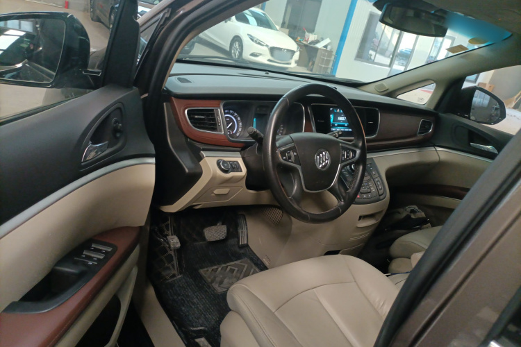 别克GL8 2017款 25S 豪华型 国V中控内饰20