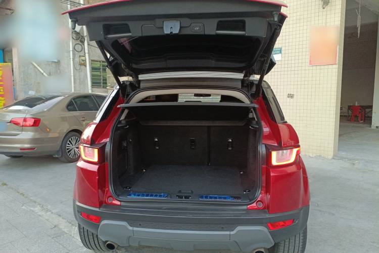 路虎 揽胜极光 2017款 2.0T 英伦锋尚版机舱底盘23