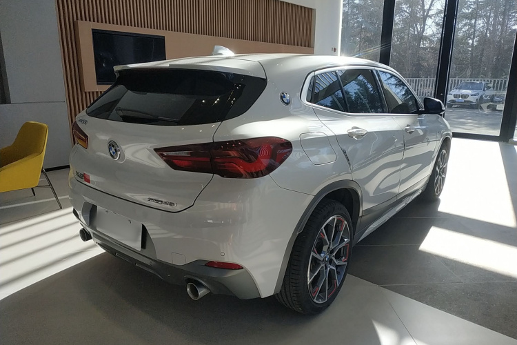 宝马X2 2021款 改款 sDrive25i 锋芒版车身外观6005