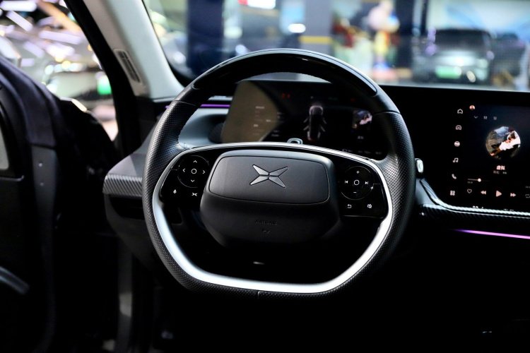 小鹏P7 2021款 480N局部细节13