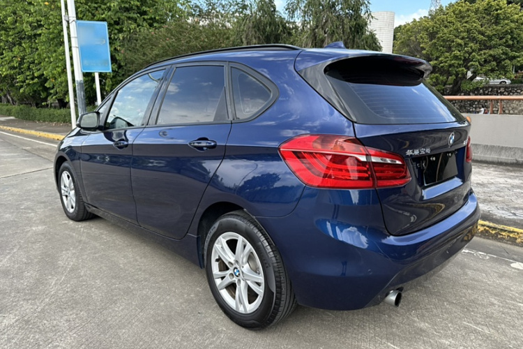 宝马2系旅行车 2016款 218i 领先型车身外观6002