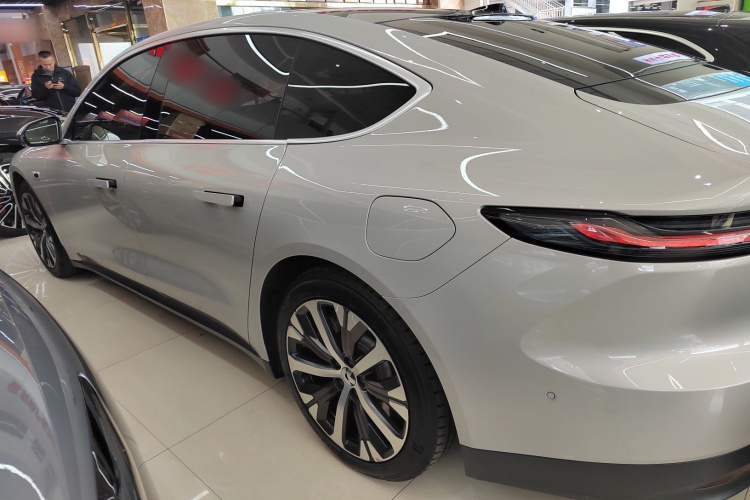 蔚来ET7 2023款 100kWh 签名版车身外观6003