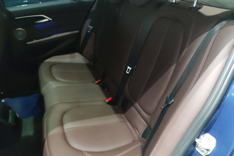 宝马1系 2021款 改款 125i M运动曜夜版中控内饰7004