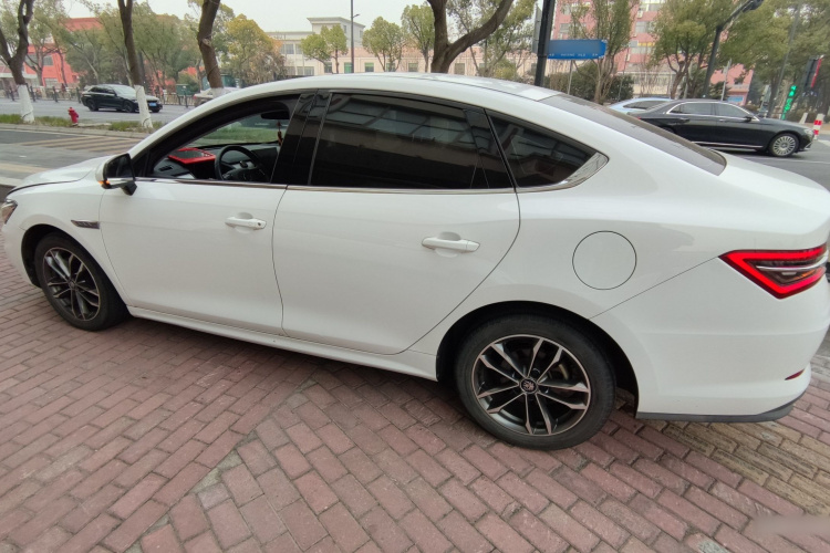 比亚迪 秦Pro 2020款 超越版 1.5TI 自动旗舰型车身外观6003