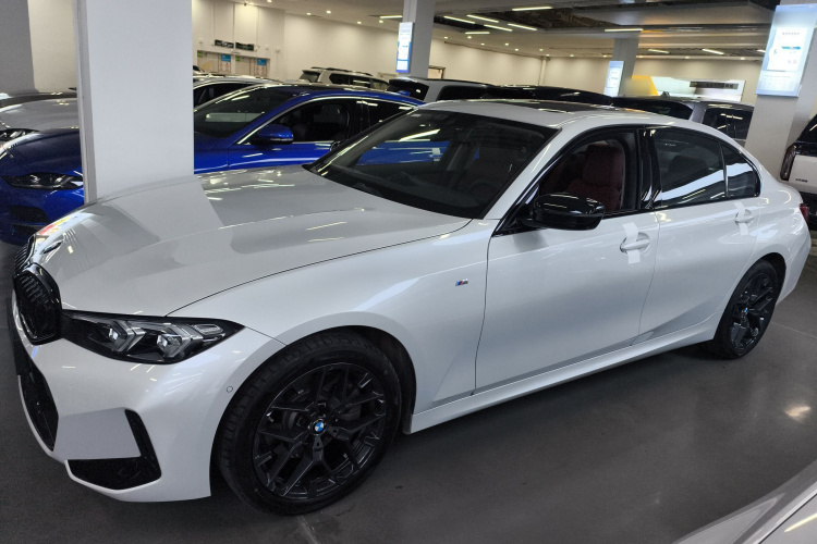 宝马3系 2025款 330Li M运动曜夜套装车身外观4