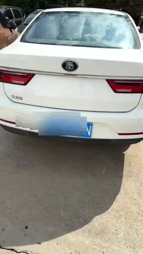 比亚迪 秦 2019款 1.5L 手动豪华型讲解2