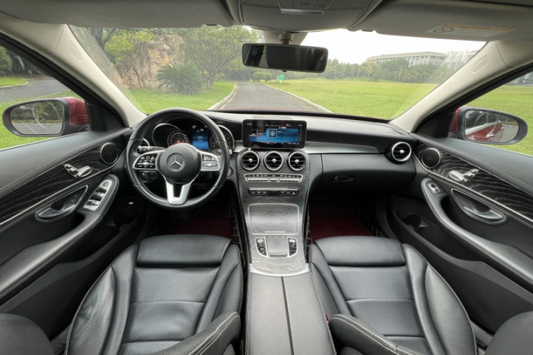 奔驰C级 2019款 C 180 L 时尚型运动版中控内饰7006