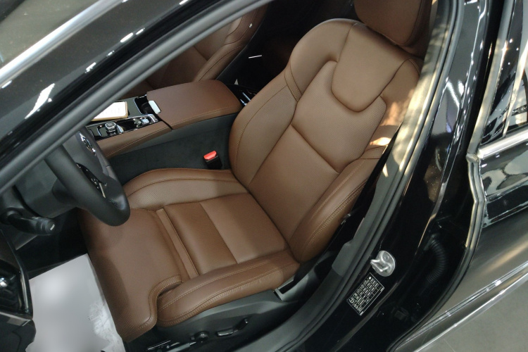 沃尔沃S90新能源 2024款 插电式混动 四驱长续航智雅豪华版局部细节19