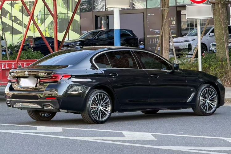 宝马5系 2023款 530Li 领先型 M运动套装车身外观6006