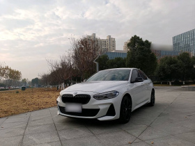 宝马1系 2021款 125i M运动曜夜版