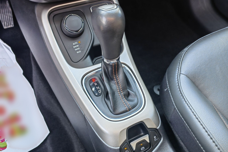 Jeep 指南者 2017款 200T 自动家享四驱版局部细节18