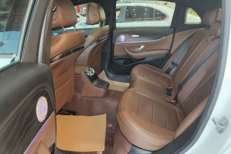 奔驰E级 2021款 E 260 L 运动型中控内饰21