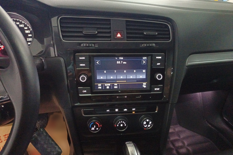 大众 高尔夫 2018款 230TSI 自动舒适型局部细节16