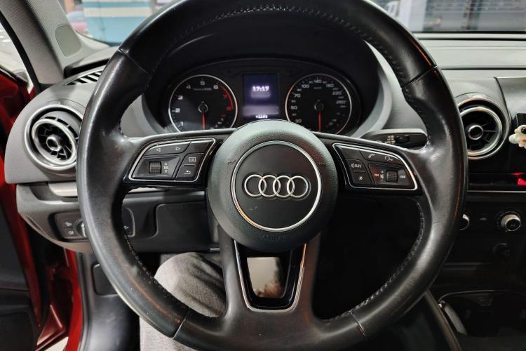 奥迪A3 2019款 Limousine 35 TFSI 进取型 国V中控内饰7001