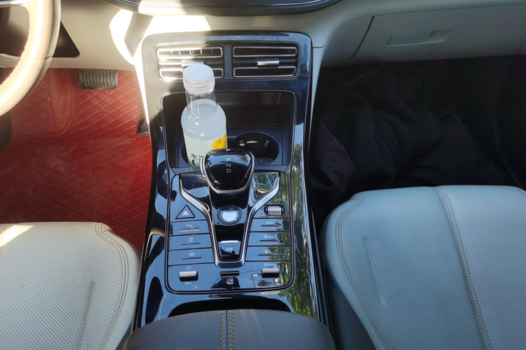 比亚迪 秦PLUS 2023款 冠军版 DM-i 55KM领先型局部细节18