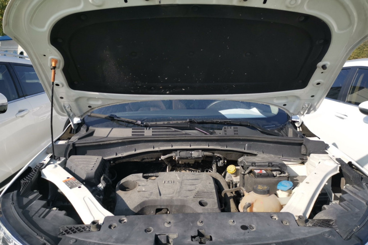 荣威RX5 2020款 20T 自动4G互联超越旗舰版机舱底盘24