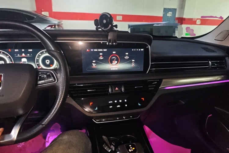 红旗HS5 2022款 改款 2.0T 智联旗享四驱版中控内饰7002