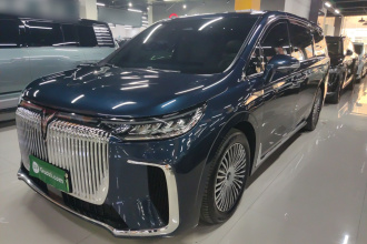 岚图汽车 岚图梦想家 2025款 PHEV 四驱尊贵鲲鹏版