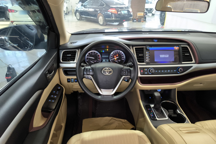 丰田 汉兰达 2015款 2.0T 四驱精英版 7座中控内饰13