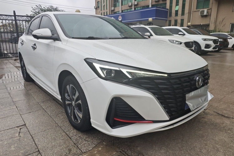 长安 逸动 2022款 PLUS 蓝鲸NE 1.4T GDI DCT尊贵版车身外观6002