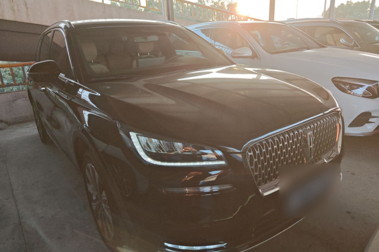 林肯 冒险家 2022款 2.0T 两驱尊雅版车身外观3