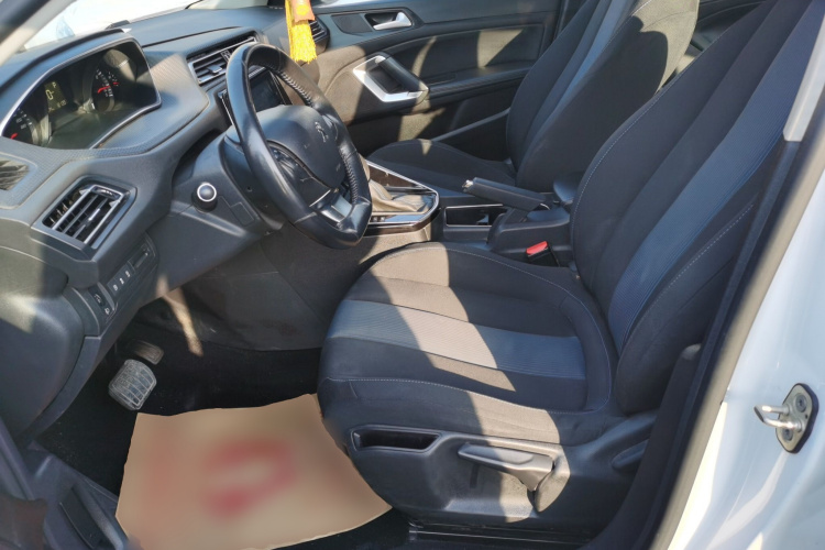 标致308 2019款 230THP 自动豪华版 国V中控内饰19