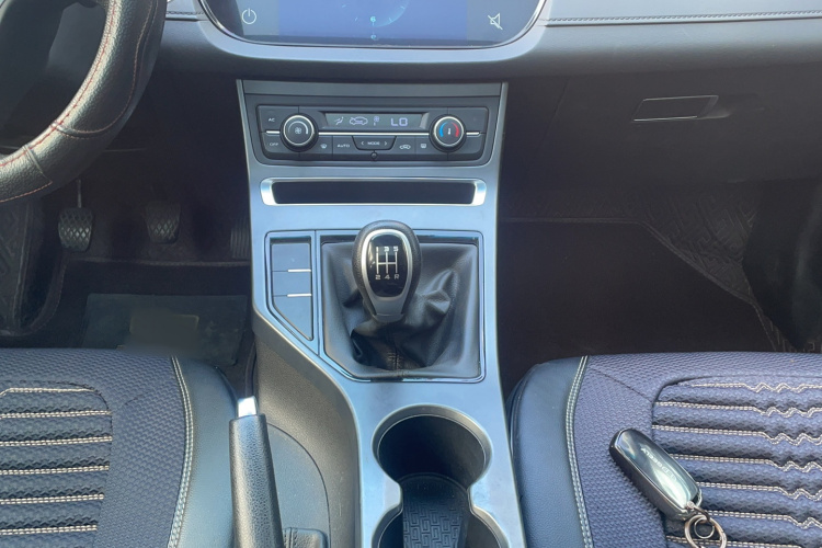 吉利汽车 帝豪 2018款 1.5L 手动向上互联版局部细节18