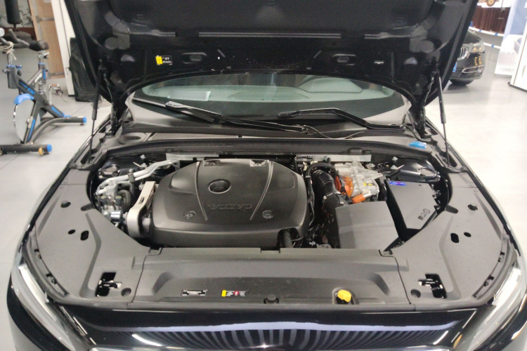 沃尔沃S90新能源 2025款 插电式混动 四驱长续航智逸豪华版机舱底盘24